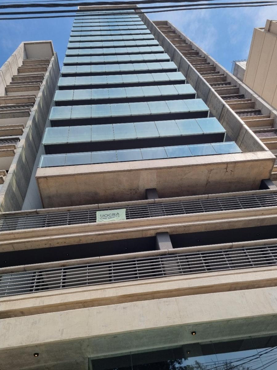 Magnifico edificio ubicado en Av. Mate de Luna, frente al Parque Avellaneda. — foto 6