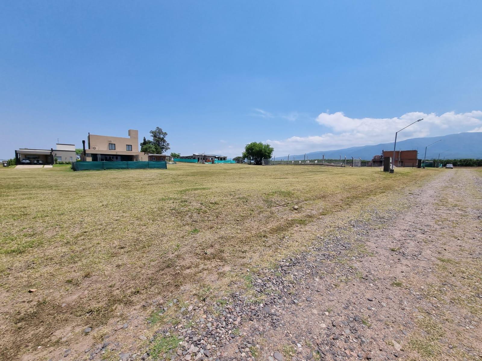 Hermoso terreno central en Country El Mirador — foto 3