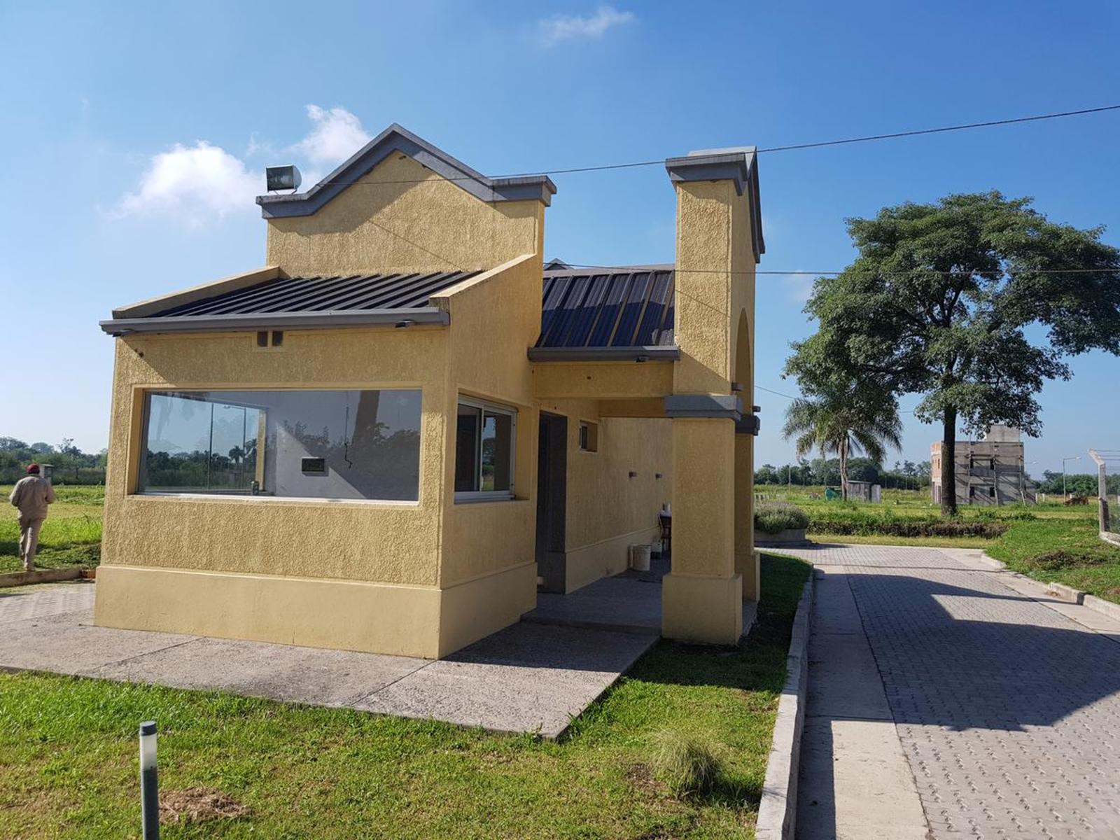 Hermoso lote de 12x 32,5 en Barrio Privado 10 de Abril. A 250 metros de la clínica San Pablo - 6