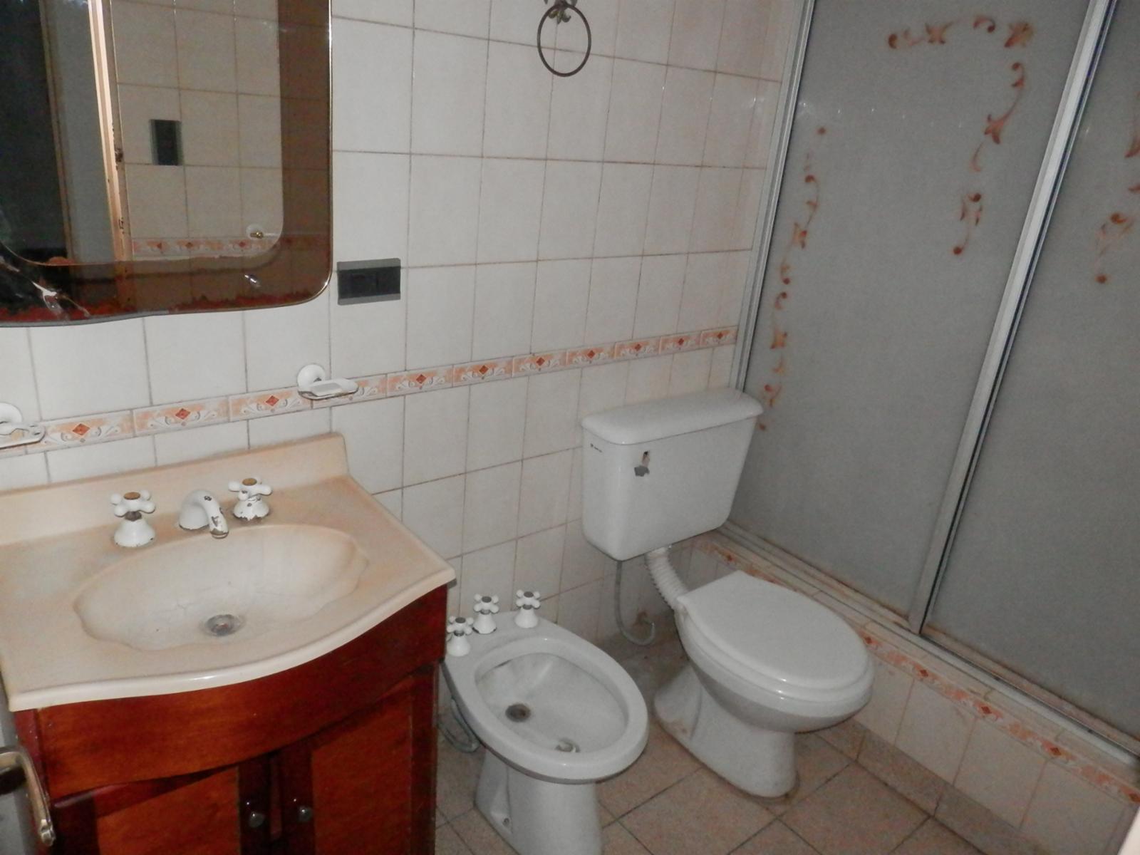 Departamento de 4 amb con balcón. OPORTUNIDAD — foto 3