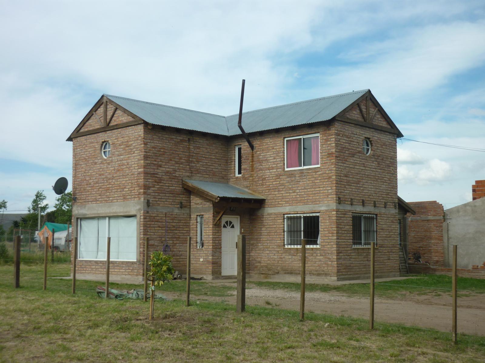 Casa de 6 amb. sobre lote propio. - 1