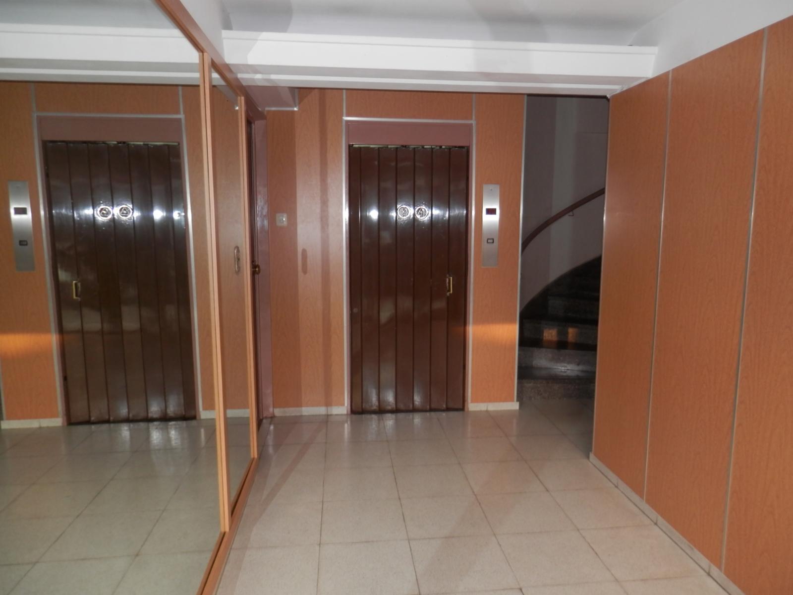 Departamento 2 amb. con balcón corrido. — foto 11