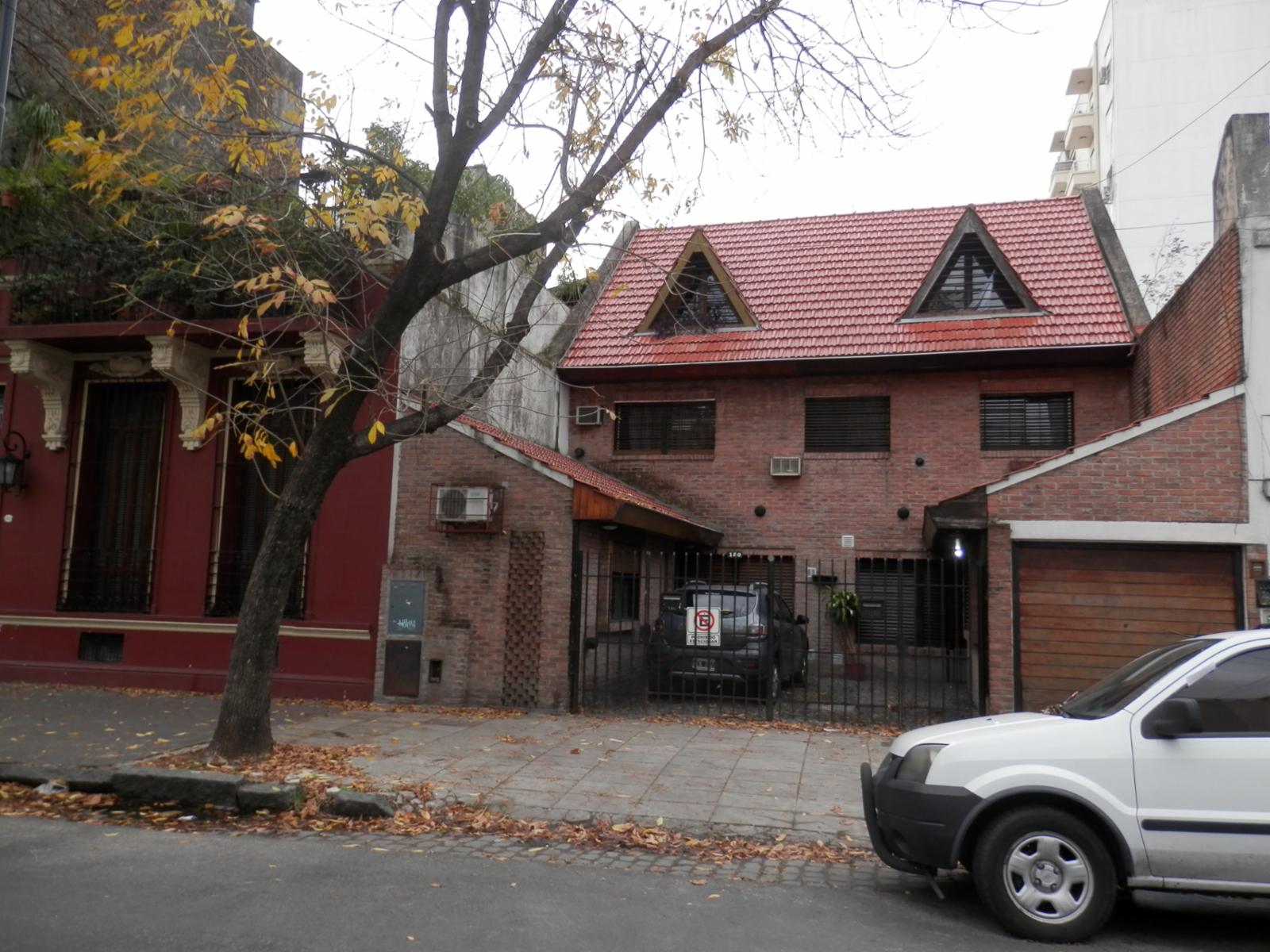 Casa de 5 ambientes con patio y terraza. — foto 2