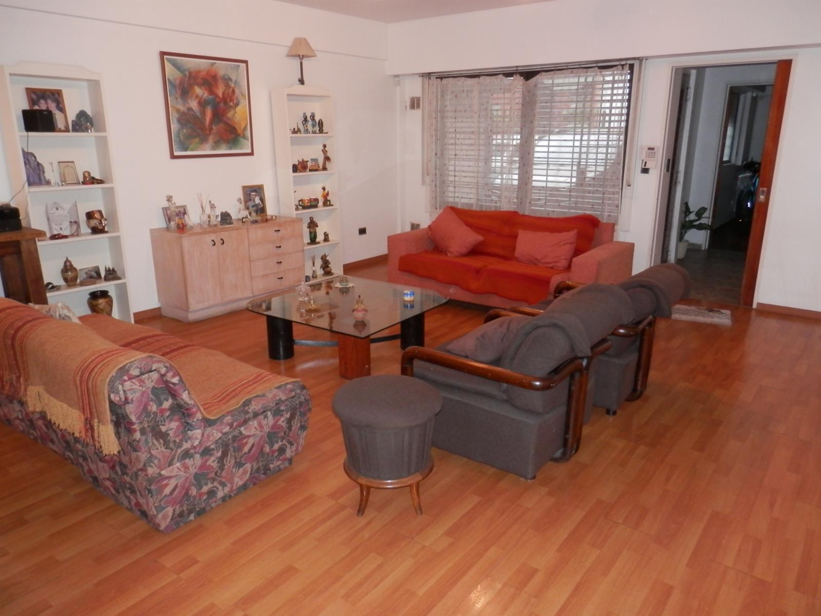 Casa de 5 ambientes con patio y terraza. — foto 6