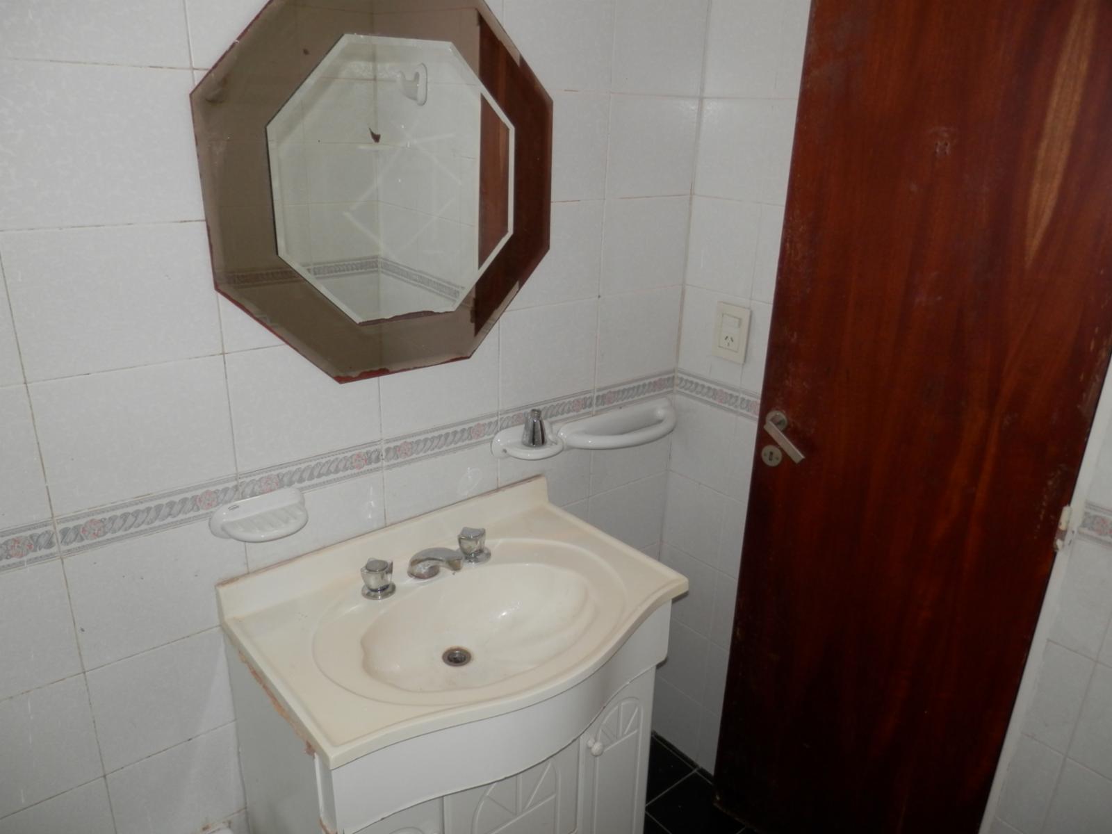 Departamento de dos amb. con patio. Interno. — foto 4