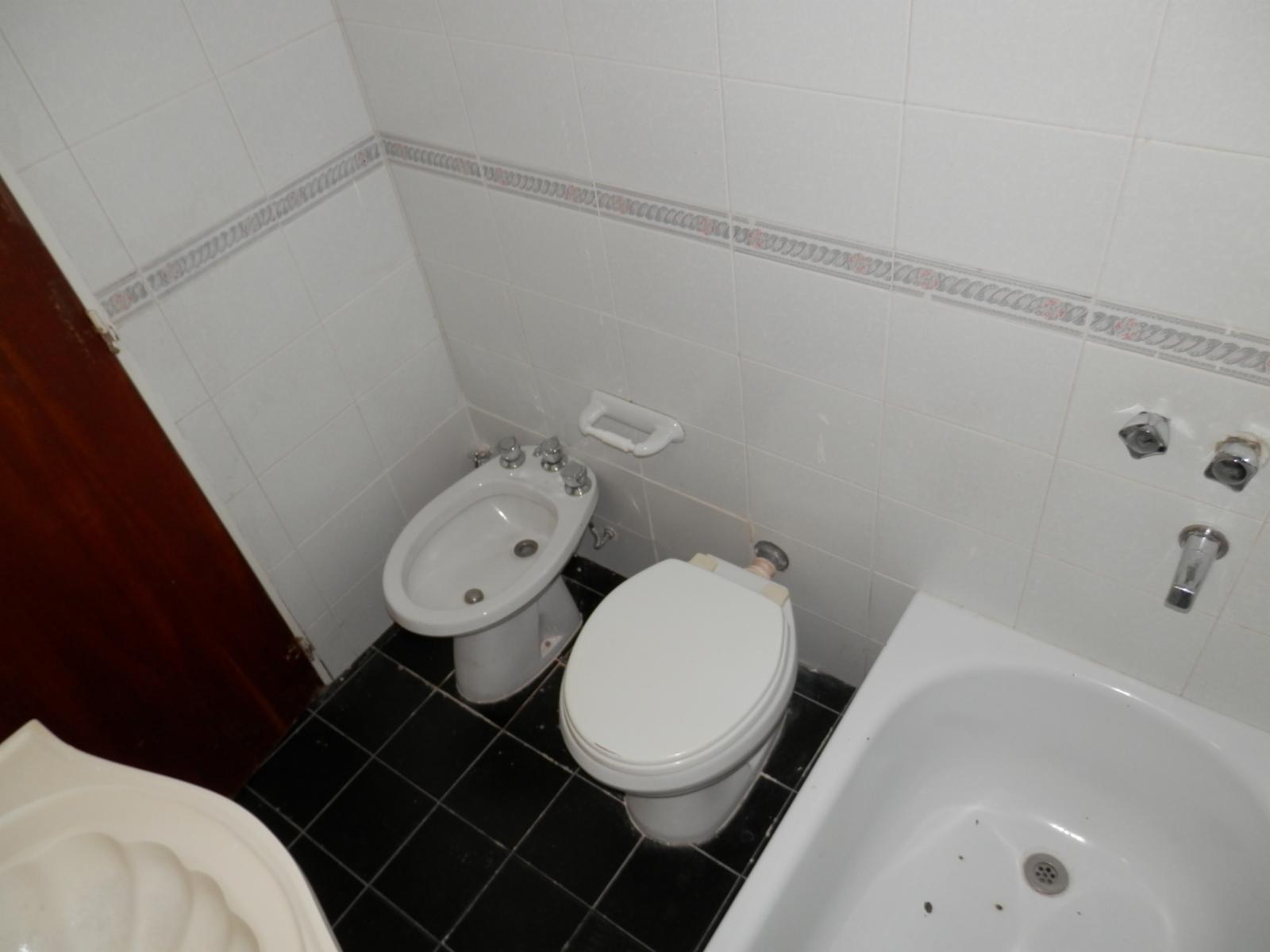 Departamento de dos amb. con patio. Interno. — foto 5