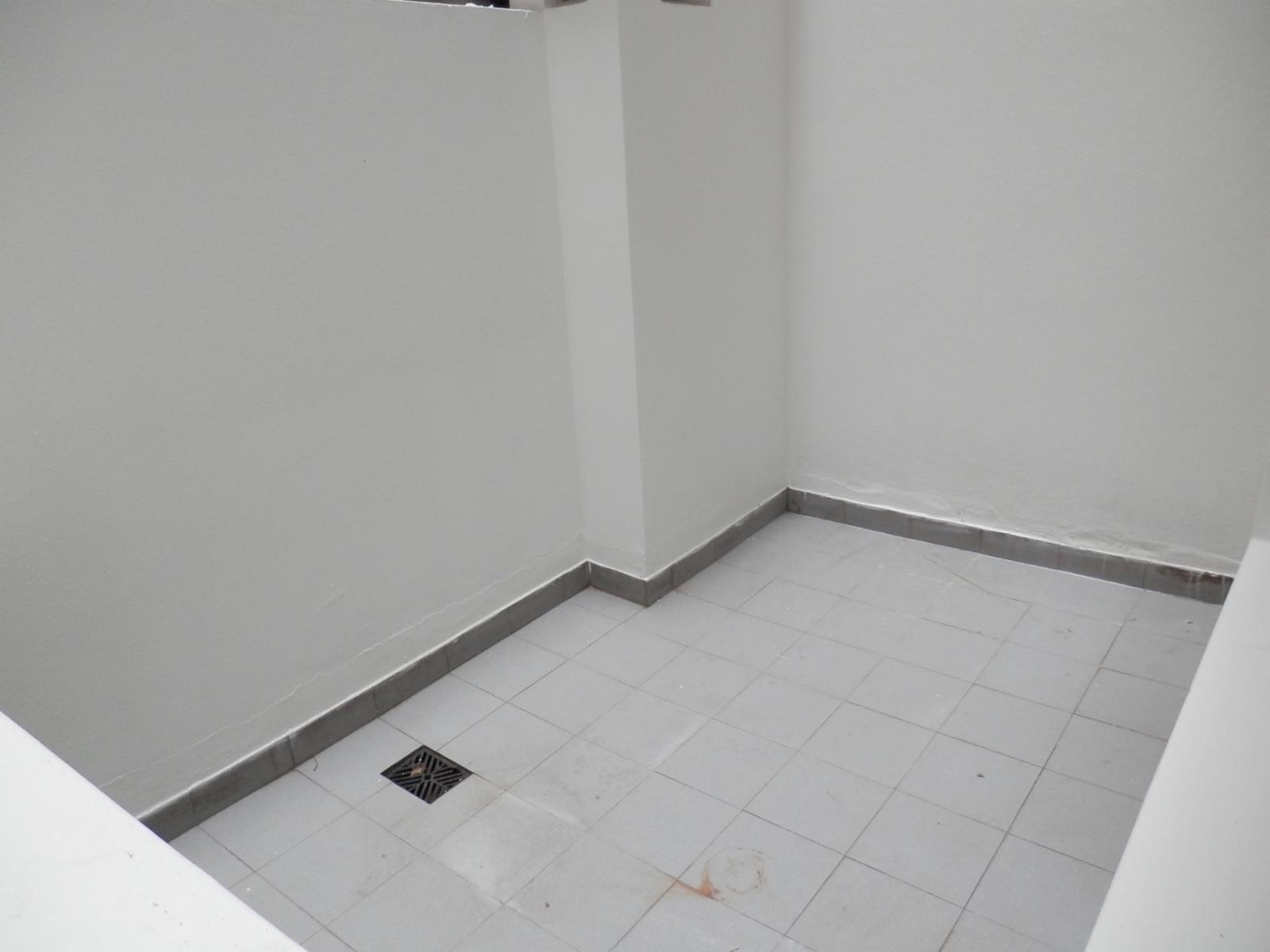Departamento de dos amb. con patio. Interno. — foto 12