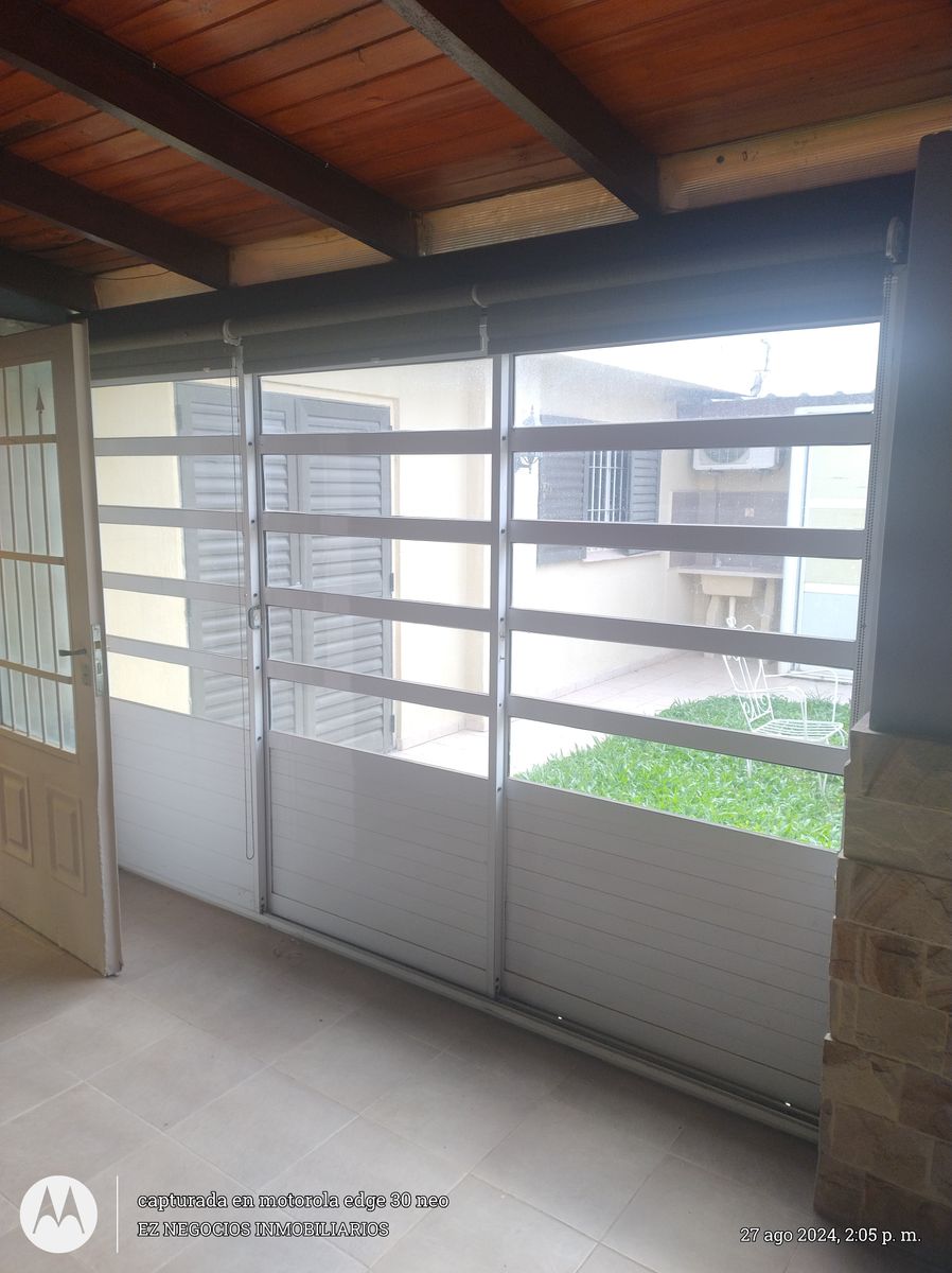 casa de cuatro dormitorios dos baños piscina quincho parrillagarajeparados vehículos — foto 7