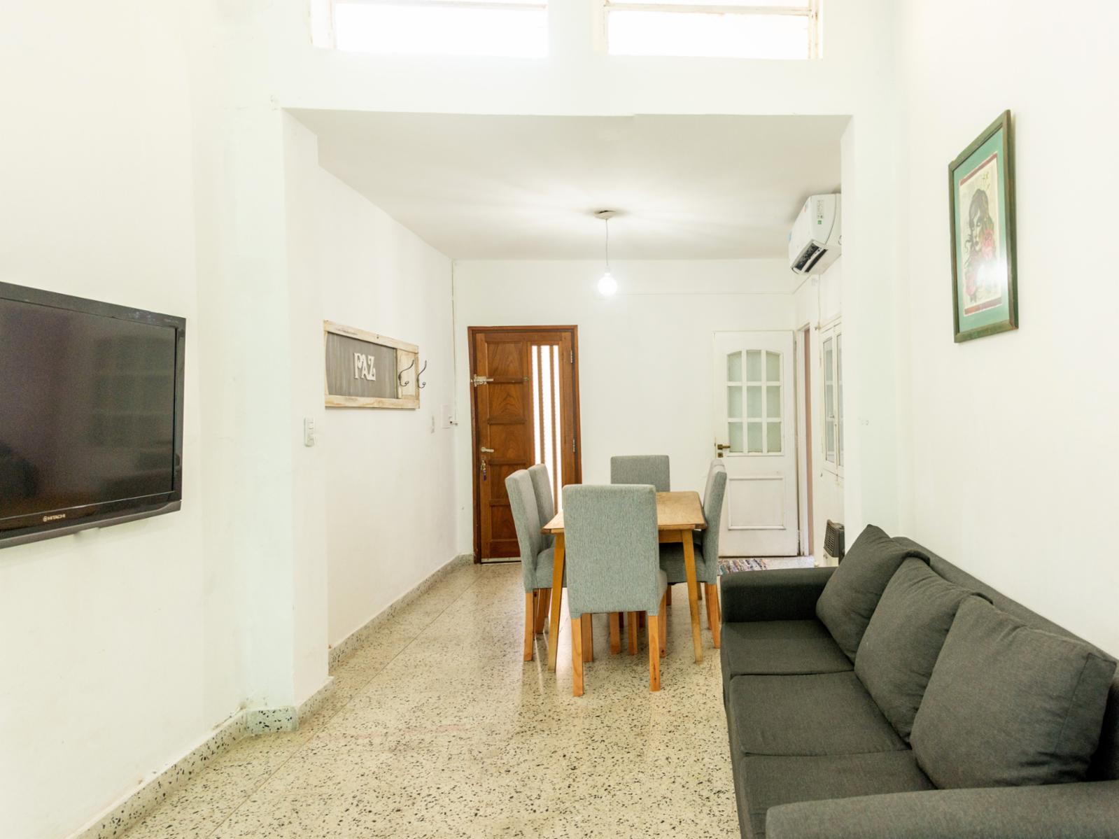 CASA CON 2 DORMITORIOS EN EL CENTRO DE SANTA FE — foto 2