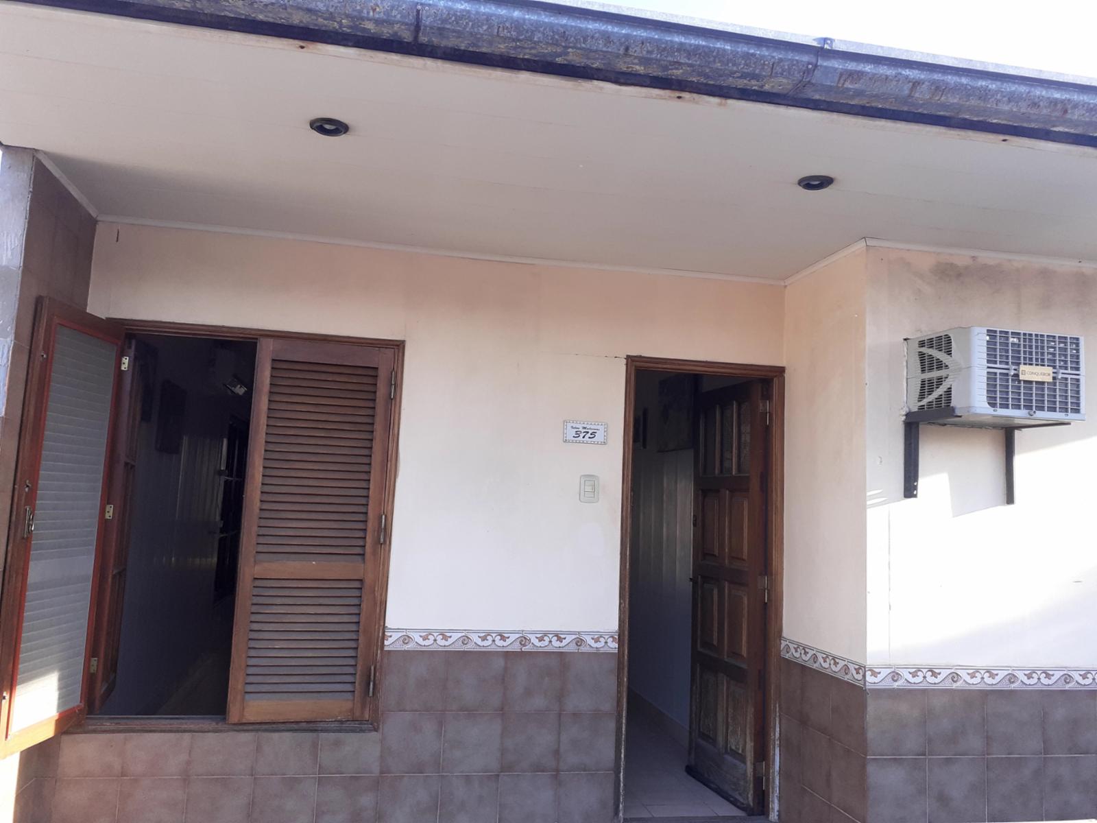 casa con cochera patio y dos dormitorios se vende en San Carlos centro - 10