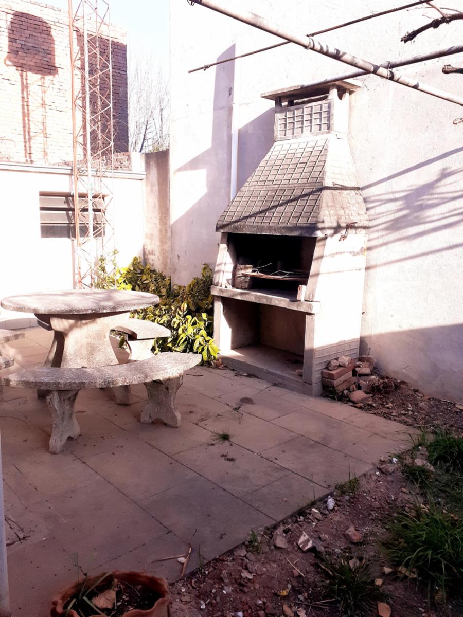 casa con cochera patio y dos dormitorios se vende en San Carlos centro - 12