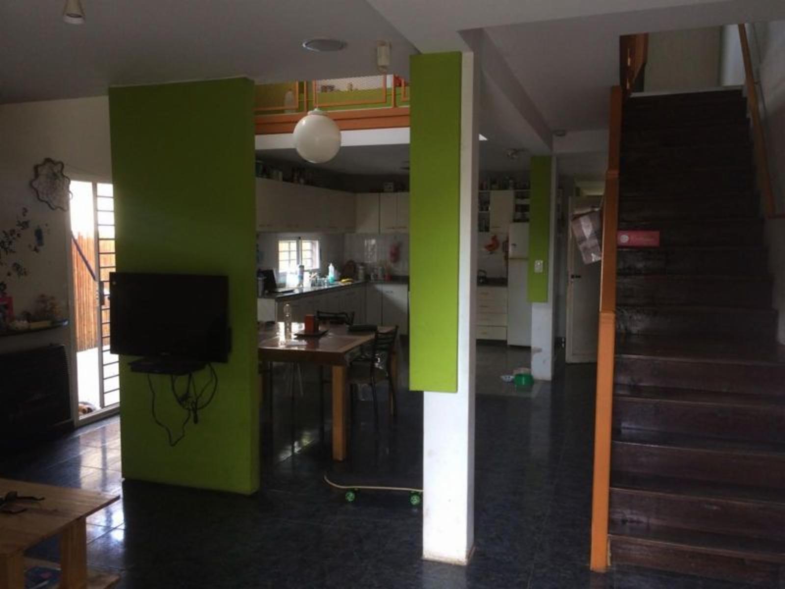 Venta Casa 5 Amb Quincho Moderna En Excelente Estado José Mármol — foto 3