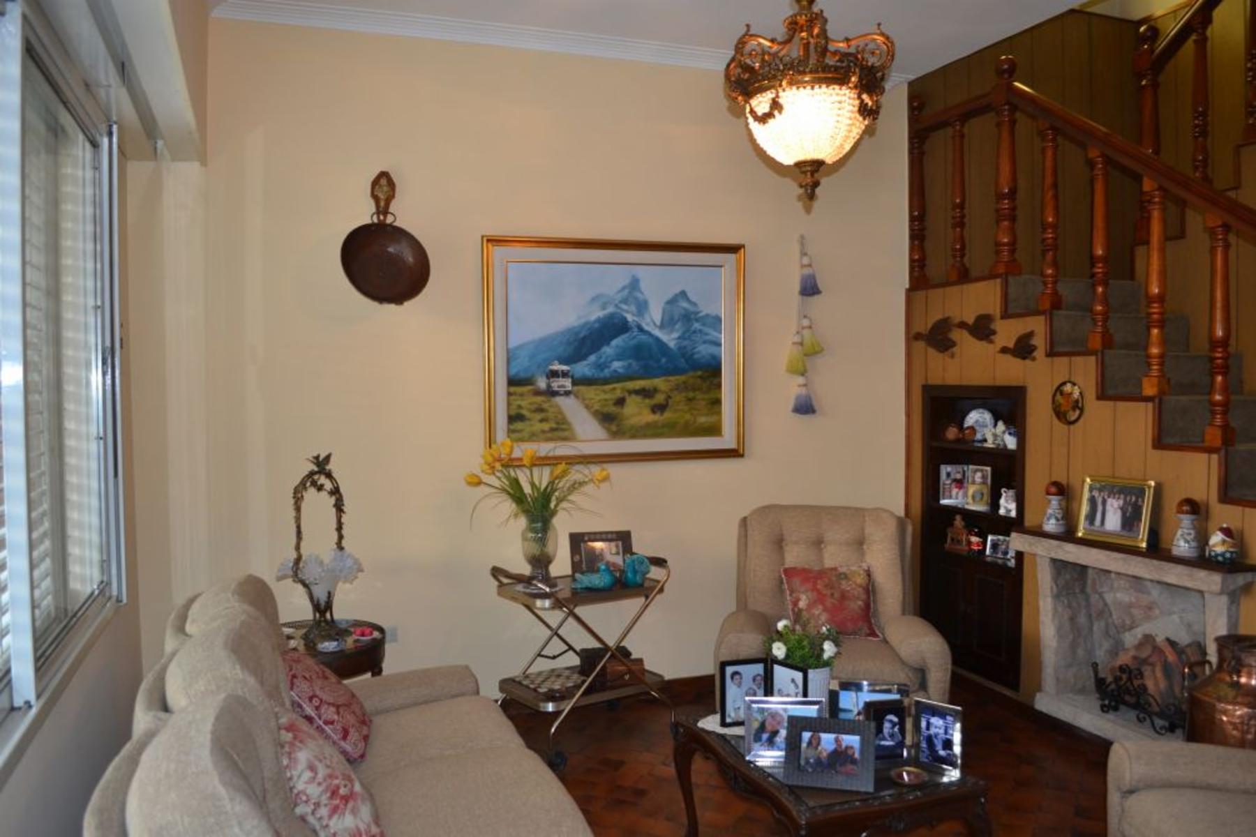 VENTA CASA 6 AMBIENTES EN 2 PLANTAS TEMPERLEY — foto 2