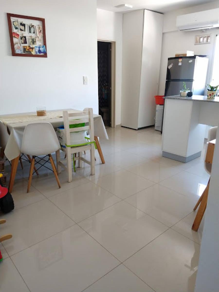 Venta Depto 2 amb con cochera apto profesional en Centro Lomas de Zamora Bajas Expensas