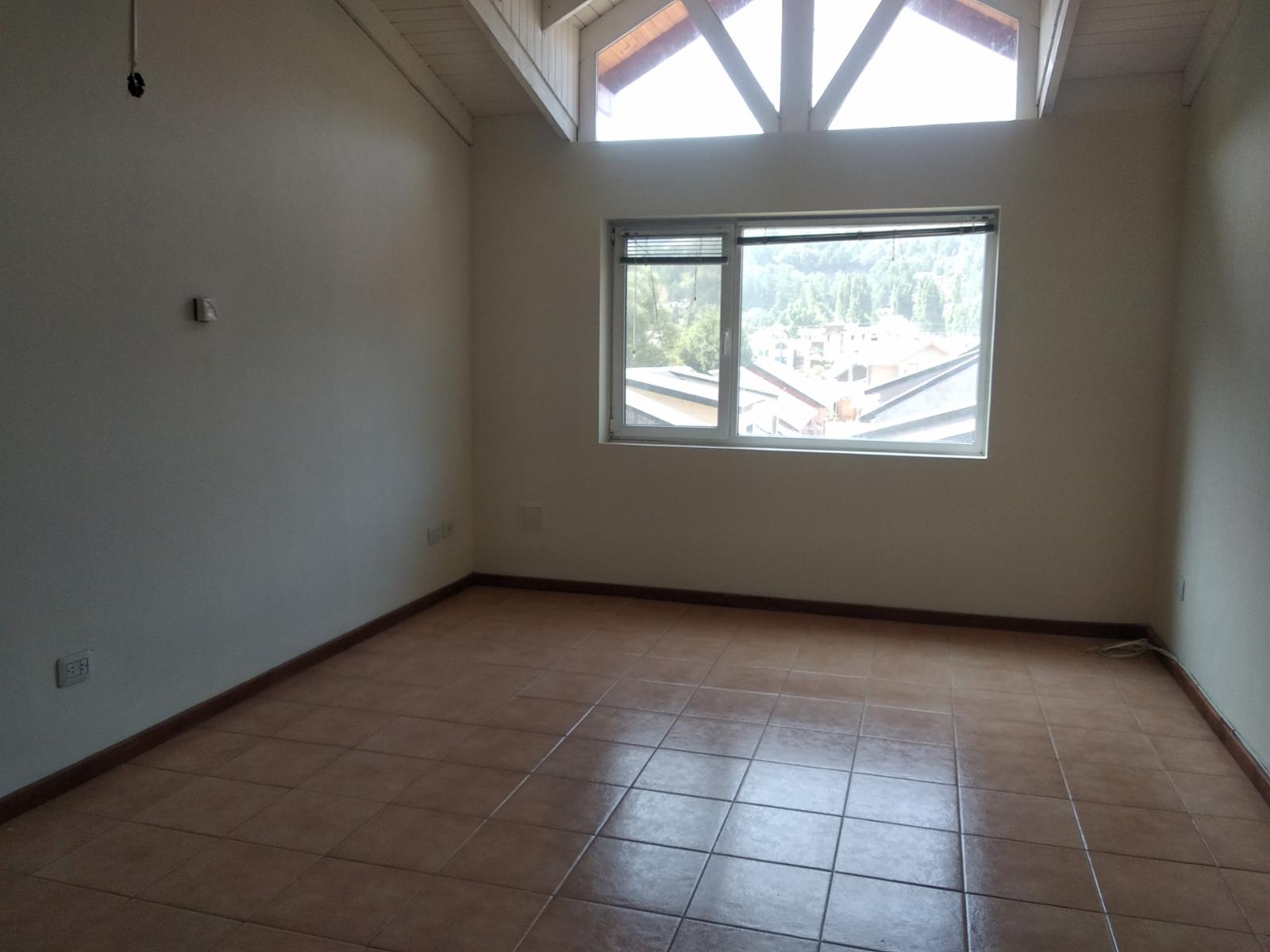 Se Vende Cómodo Departamento de Dos Dormitorios en Villa P. La Cascada - 1