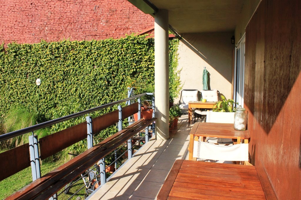 LINDISIMO 4AMB.TIPO CASA CON SALIDA A JARDIN. IMPECABLE - 6