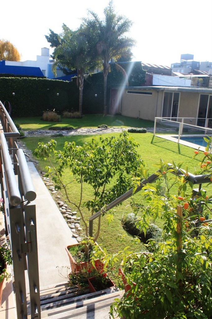 LINDISIMO 4AMB.TIPO CASA CON SALIDA A JARDIN. IMPECABLE - 10