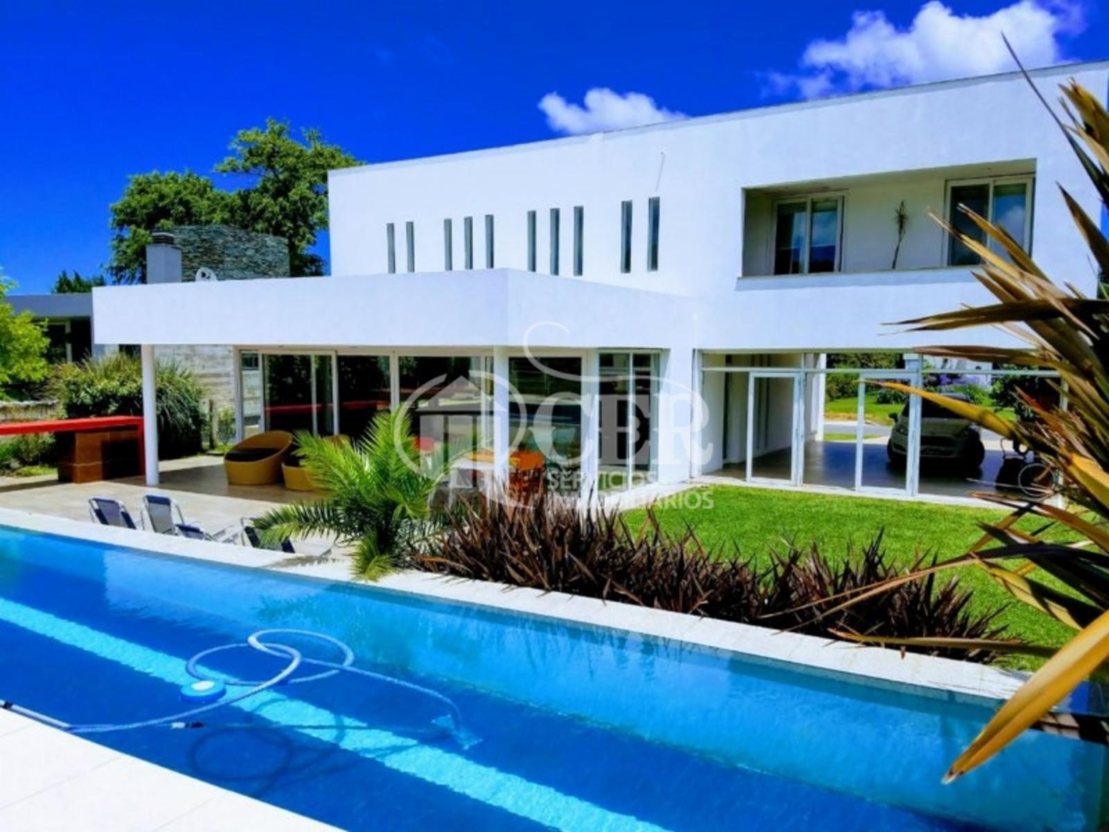 DISTINGUIDO CHALET &quotRUMENCO&quot