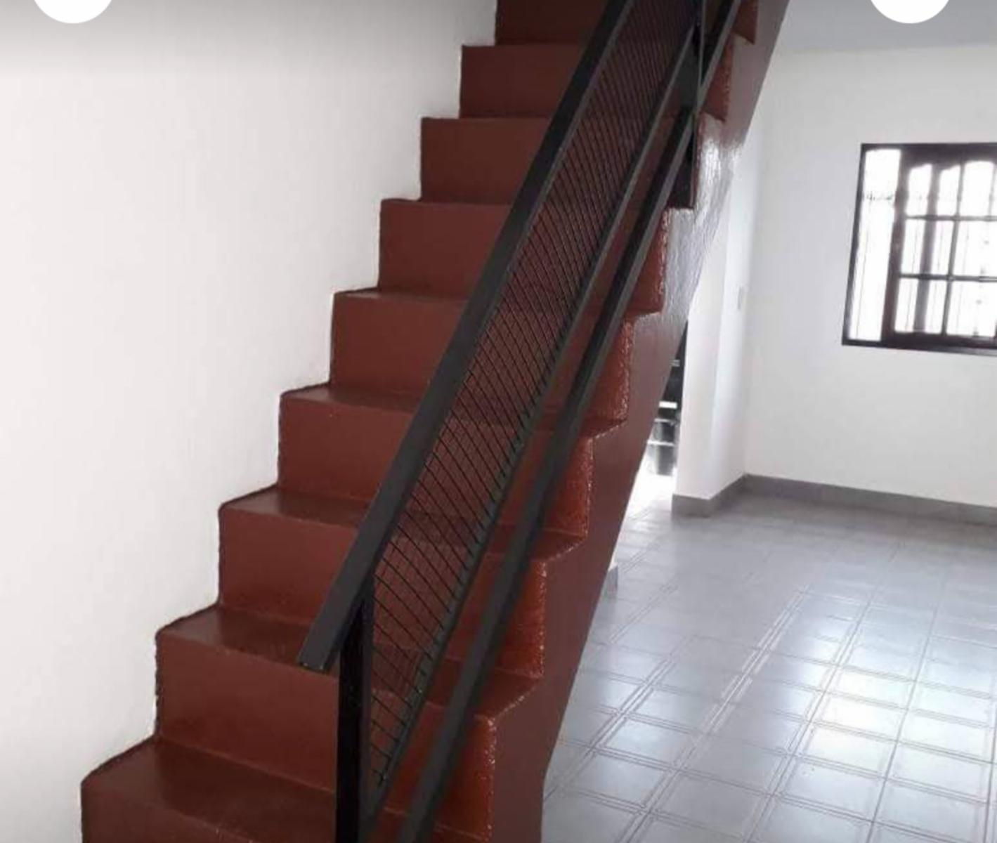 Excelente Duplex 3 ambientes con cochera, posibilidad de alguna permuta — foto 3