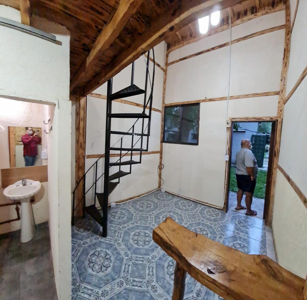 Dto monoambiente con espacio de cochera, $17.000 con todos los servicios incluido en el valor del alquiler - 2