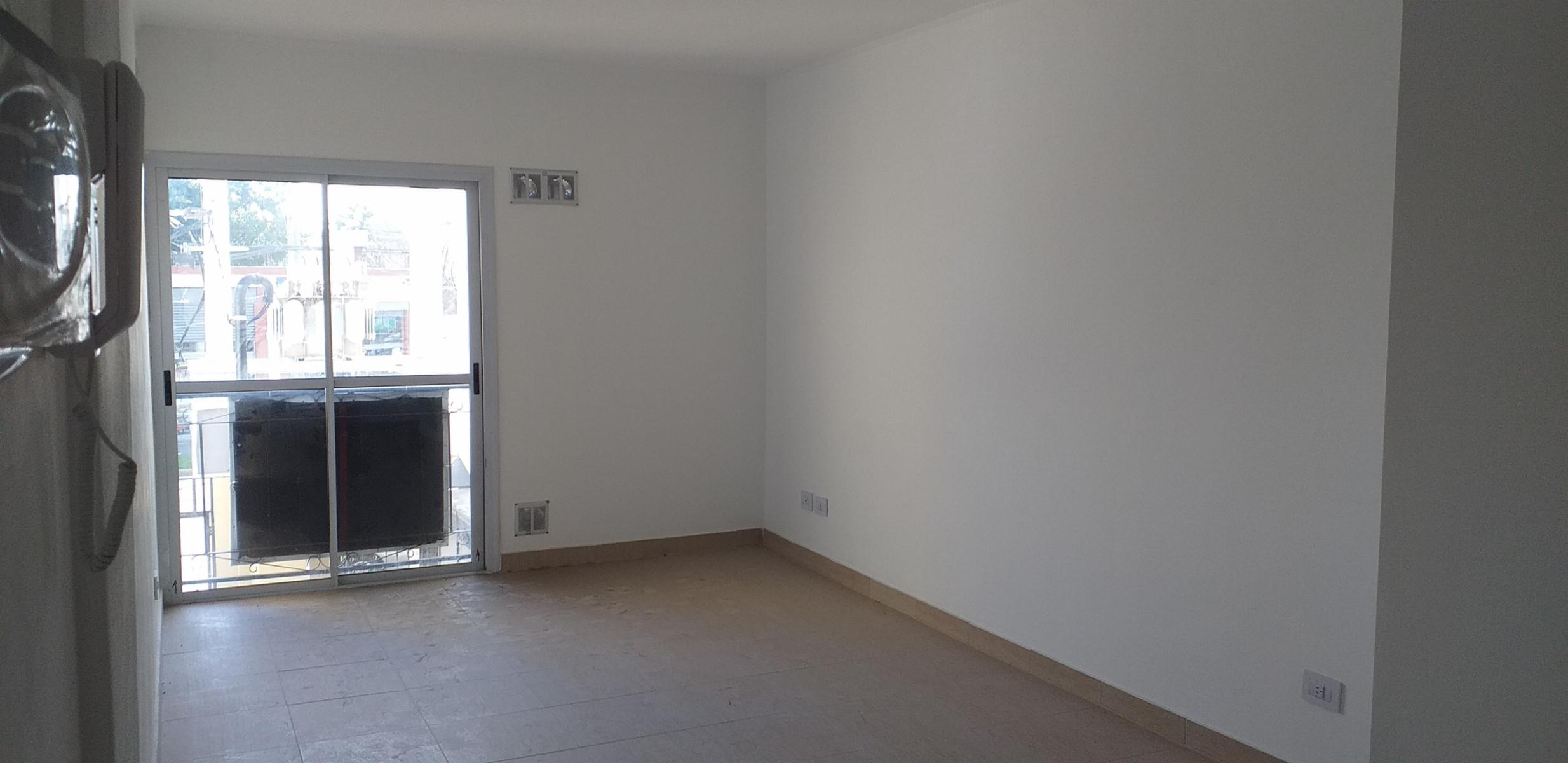 OPORTUNIDAD NUEVO VALOR Villa Luzuriaga a Estrenar Amplio 2 Ambientes: 1er Piso al Frente c/Terraza propia 12 m2 — foto 2