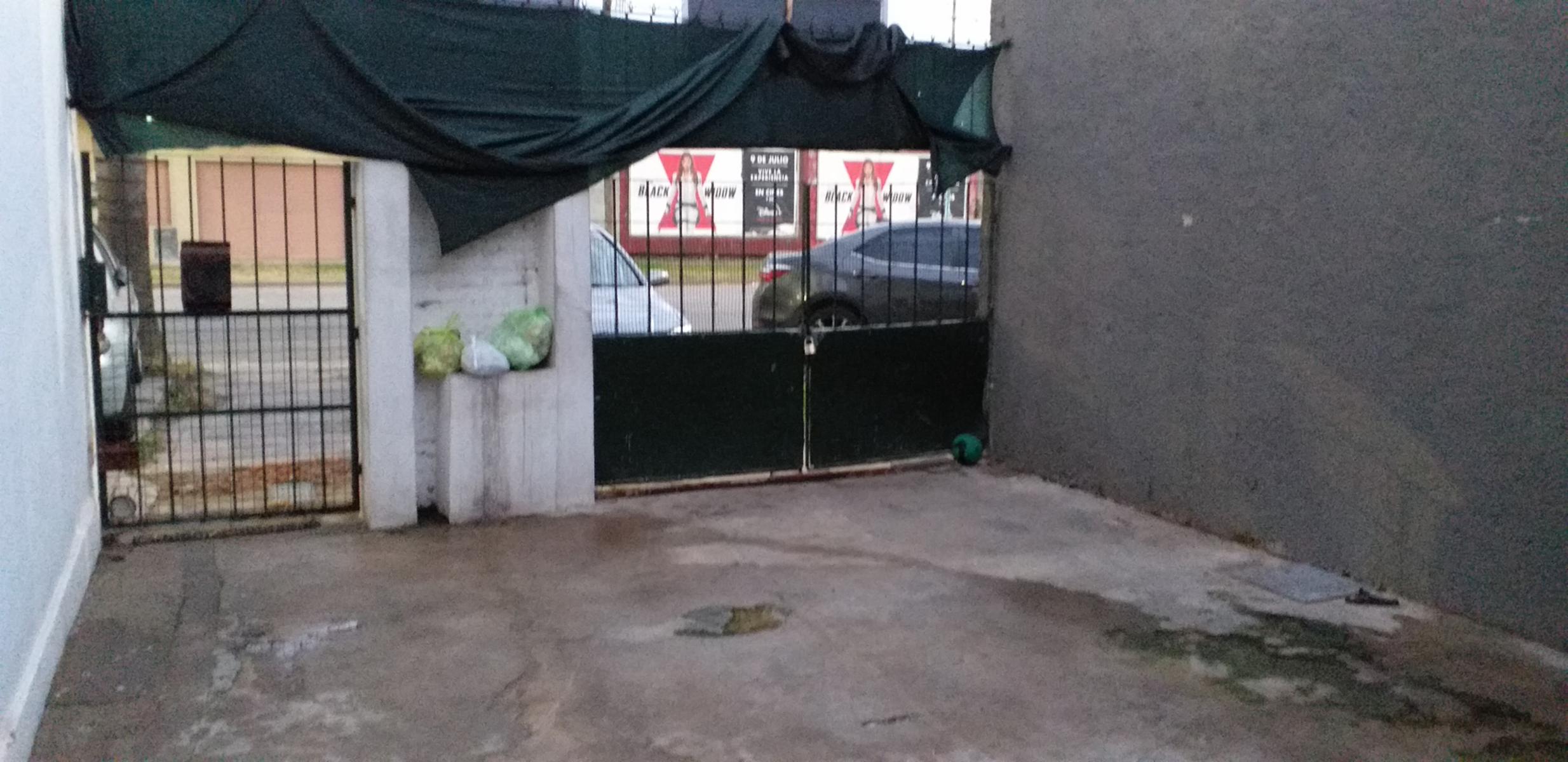 PH 3 Ambientes al frente. Sobre Av Ideal destino Comercial o Vivienda