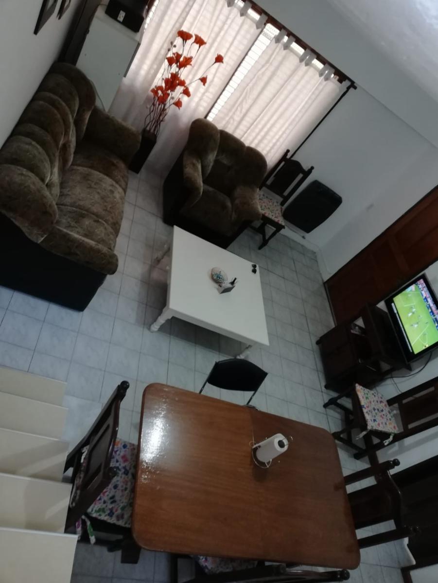 Casa lote propio de 6 ambientes. Cochera pasante 3 autos Fondo libre — foto 3