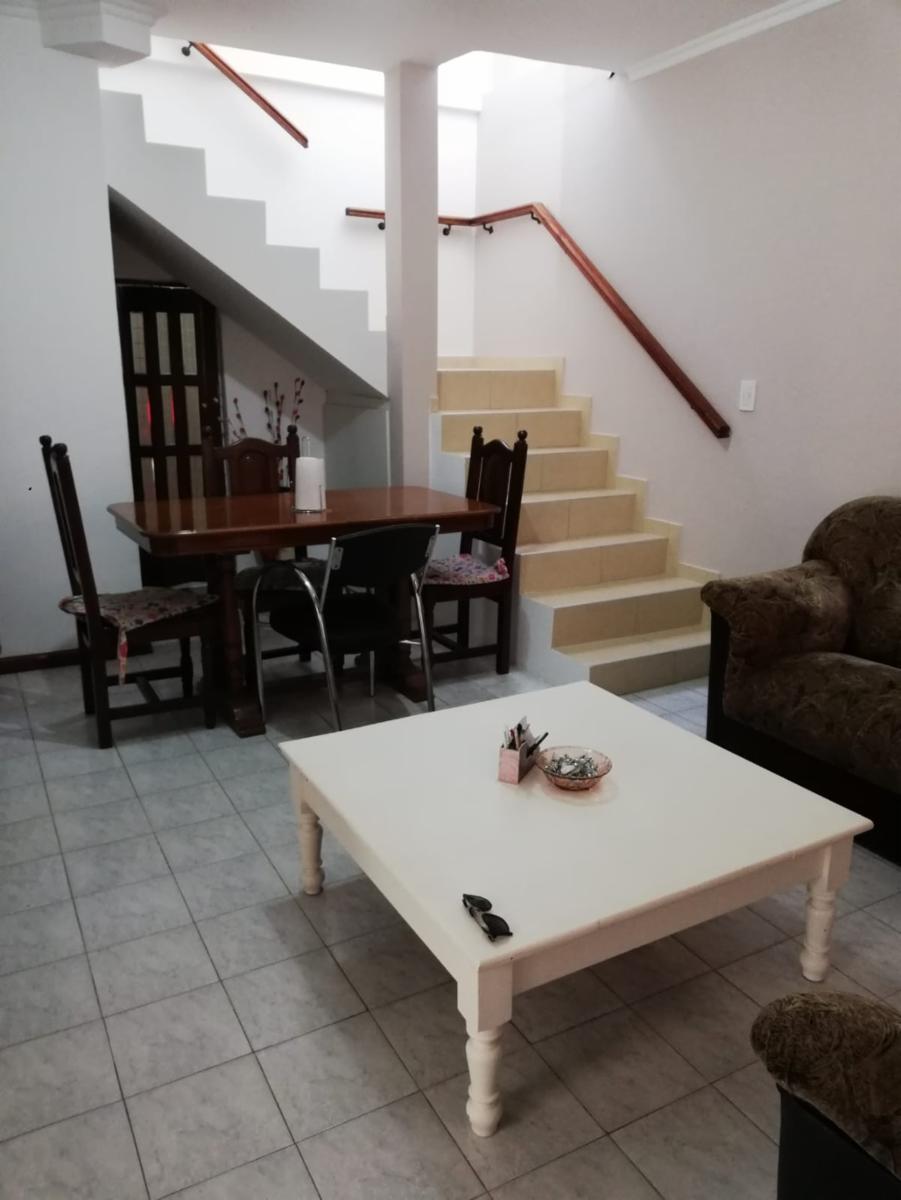 Casa lote propio de 6 ambientes. Cochera pasante 3 autos Fondo libre — foto 5