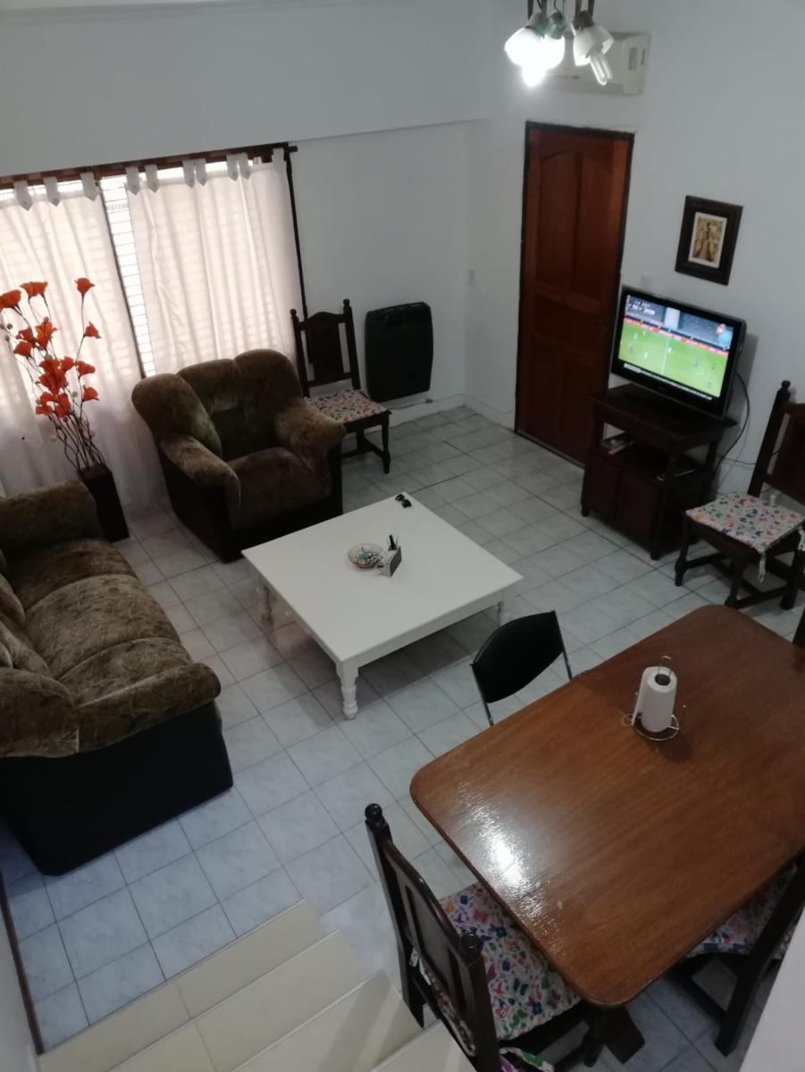 Casa lote propio de 6 ambientes. Cochera pasante 3 autos Fondo libre — foto 7