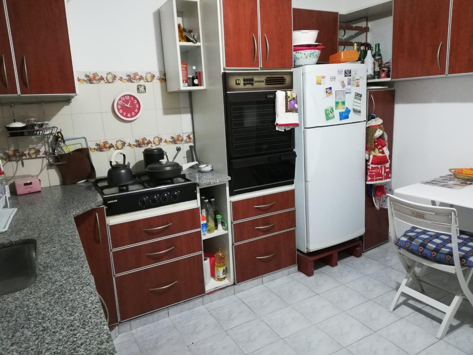 Casa lote propio de 6 ambientes. Cochera pasante 3 autos Fondo libre — foto 8