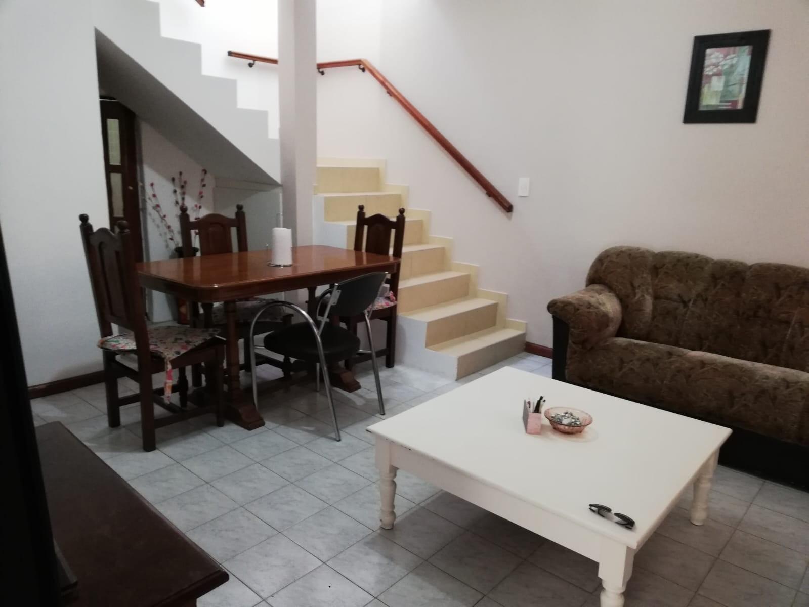 Casa lote propio de 6 ambientes. Cochera pasante 3 autos Fondo libre — foto 10