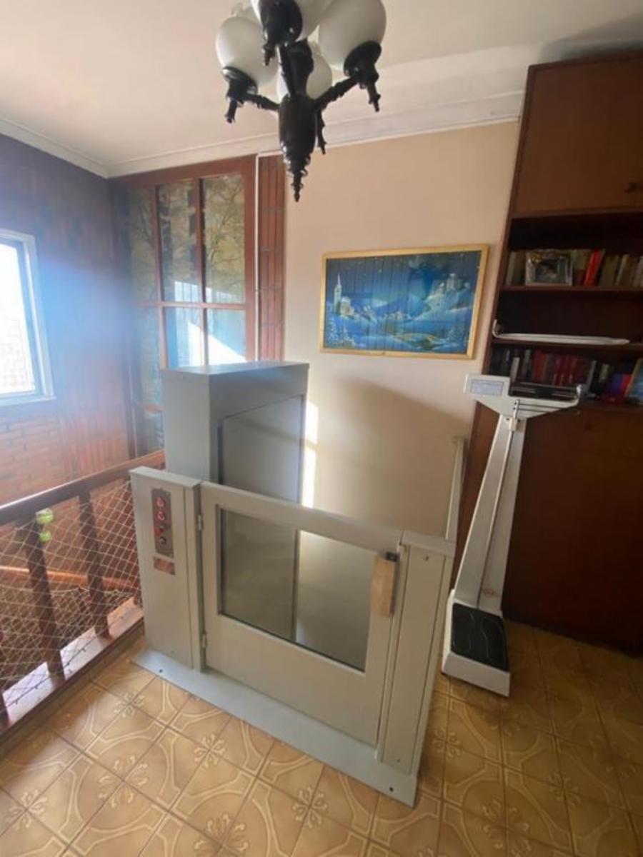 Excelente propiedad 4 Ambientes. Cochera y Pileta, sobre lote de 10X45. — foto 13