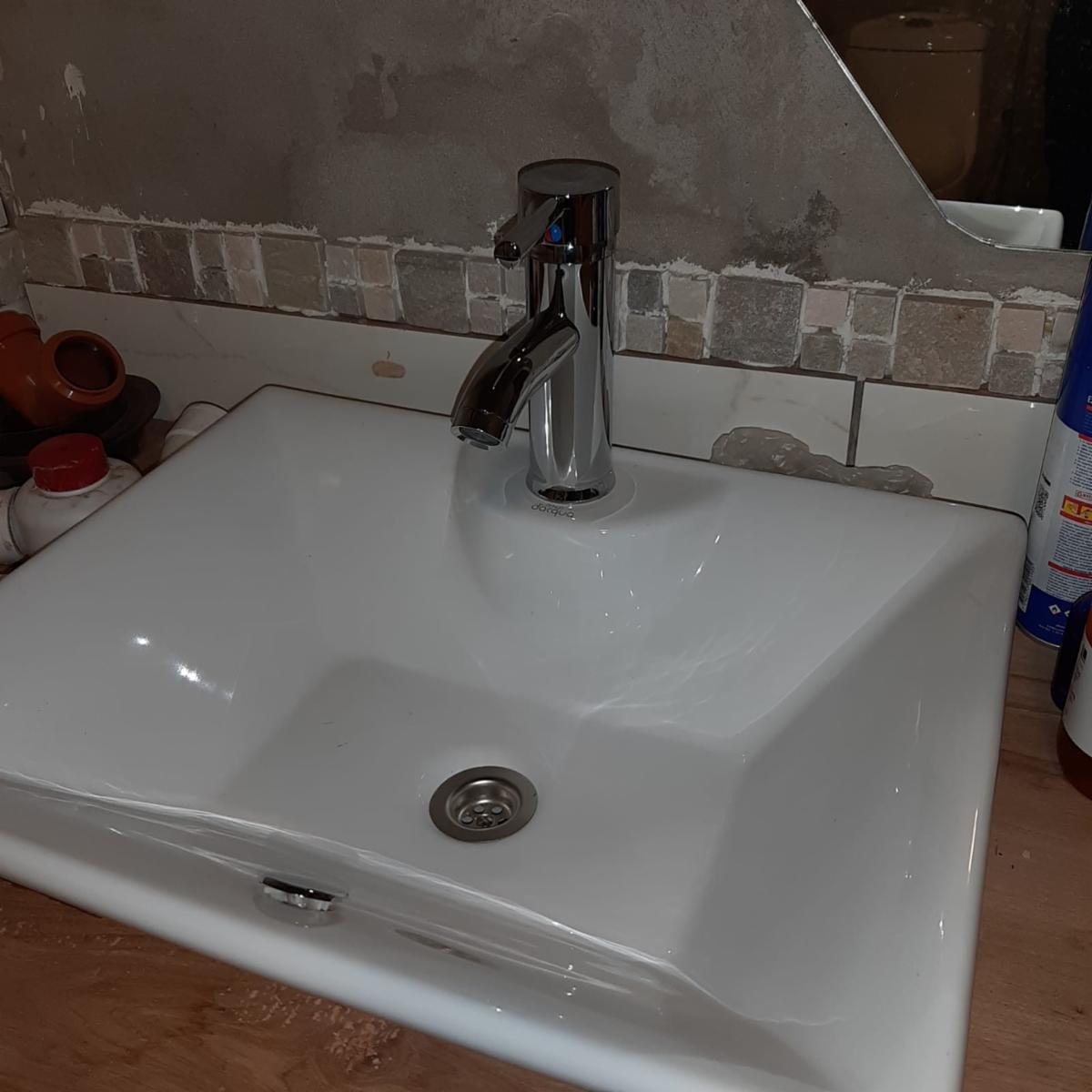 VILLA LUZURIAGA Casa 4 ambientes sobre excelente Lote con Pileta. Ideal Vivienda o Casa de Eventos — foto 3