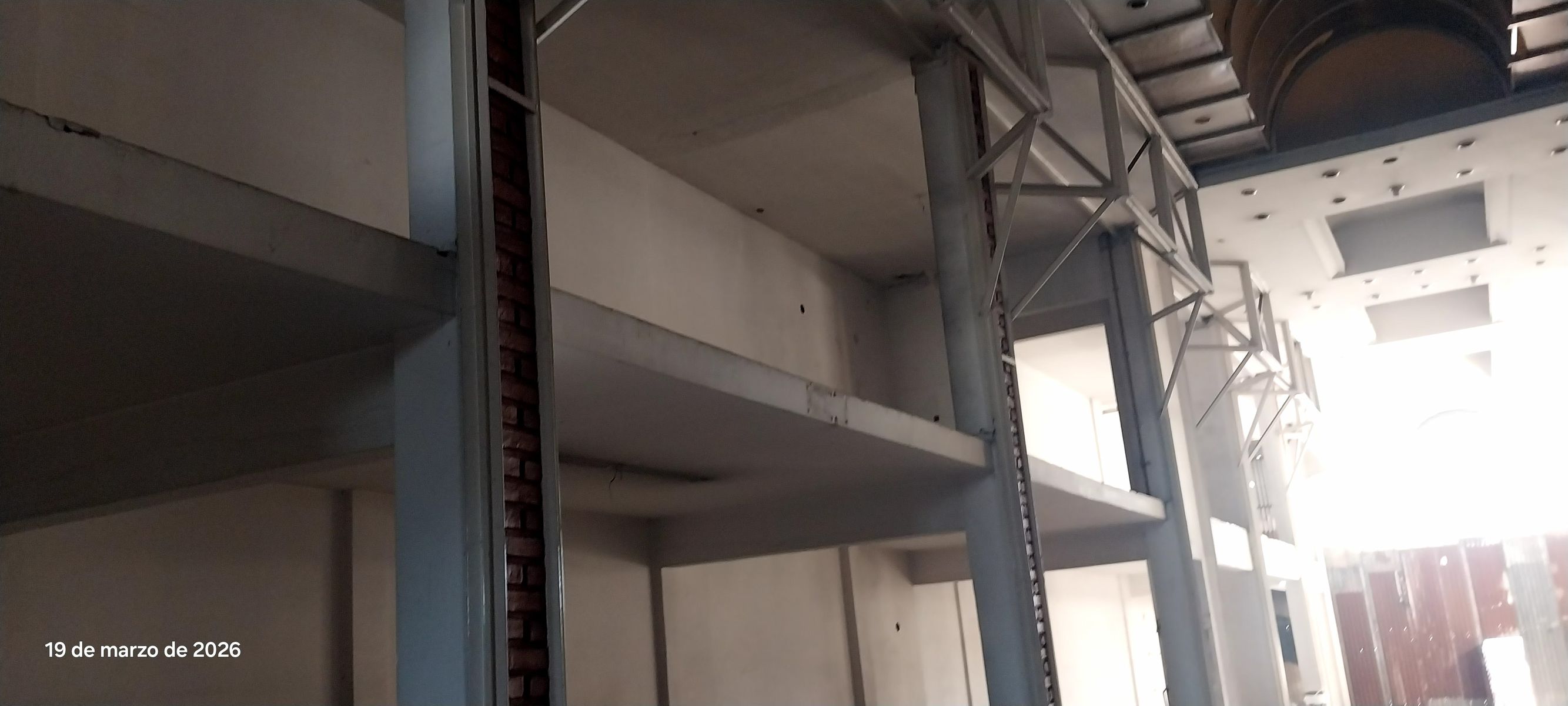 ISIDRO CASANOVA CENTRO. IMPORTANTE PROPIEDAD IDEAL CENTRO COMERCIAL, CENTRO DE DISTRIBUCION Y LOGISTICA Y OTROS - 12