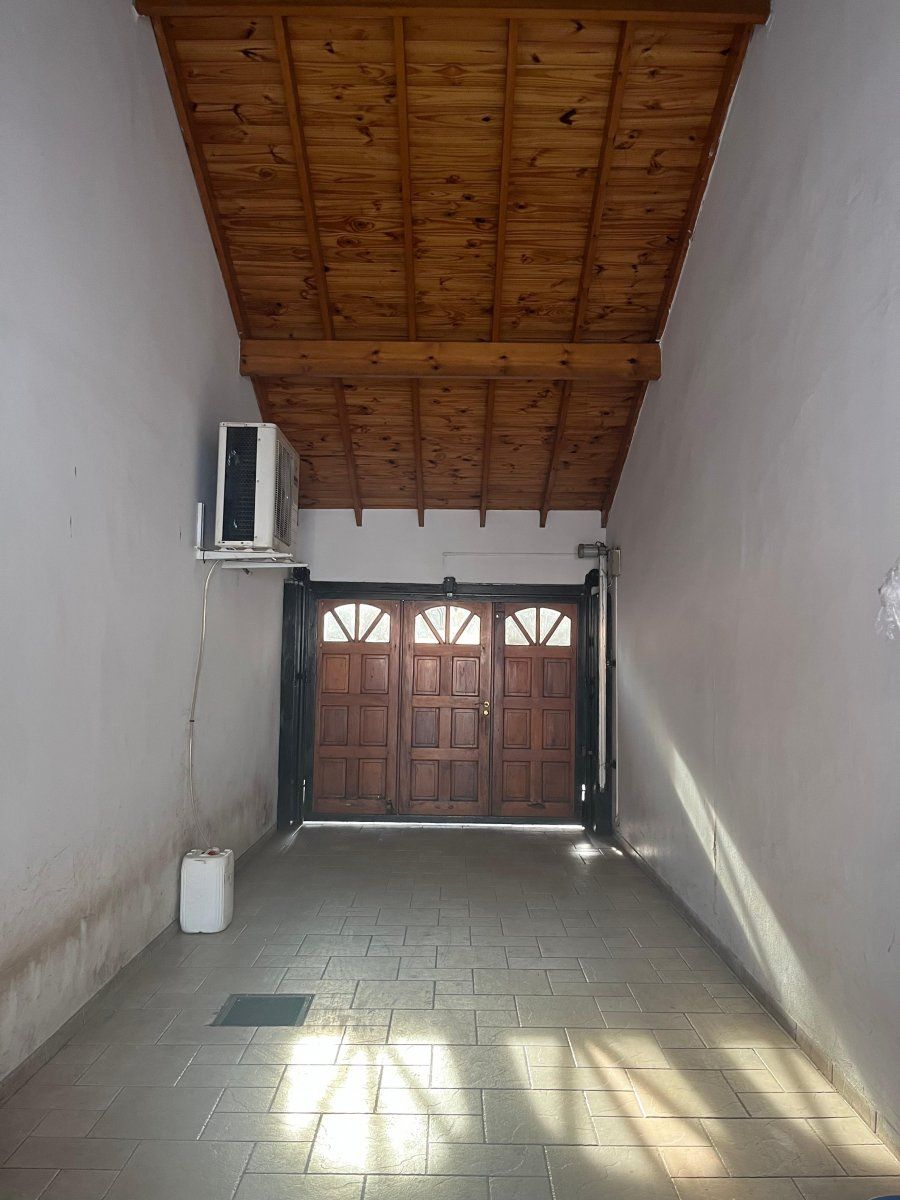 Casa Chalet 4 ambientes con Quincho y Pileta en Villa Luzuriaga - 4