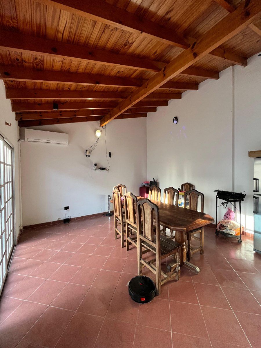 Casa Chalet 4 ambientes con Quincho y Pileta en Villa Luzuriaga - 26
