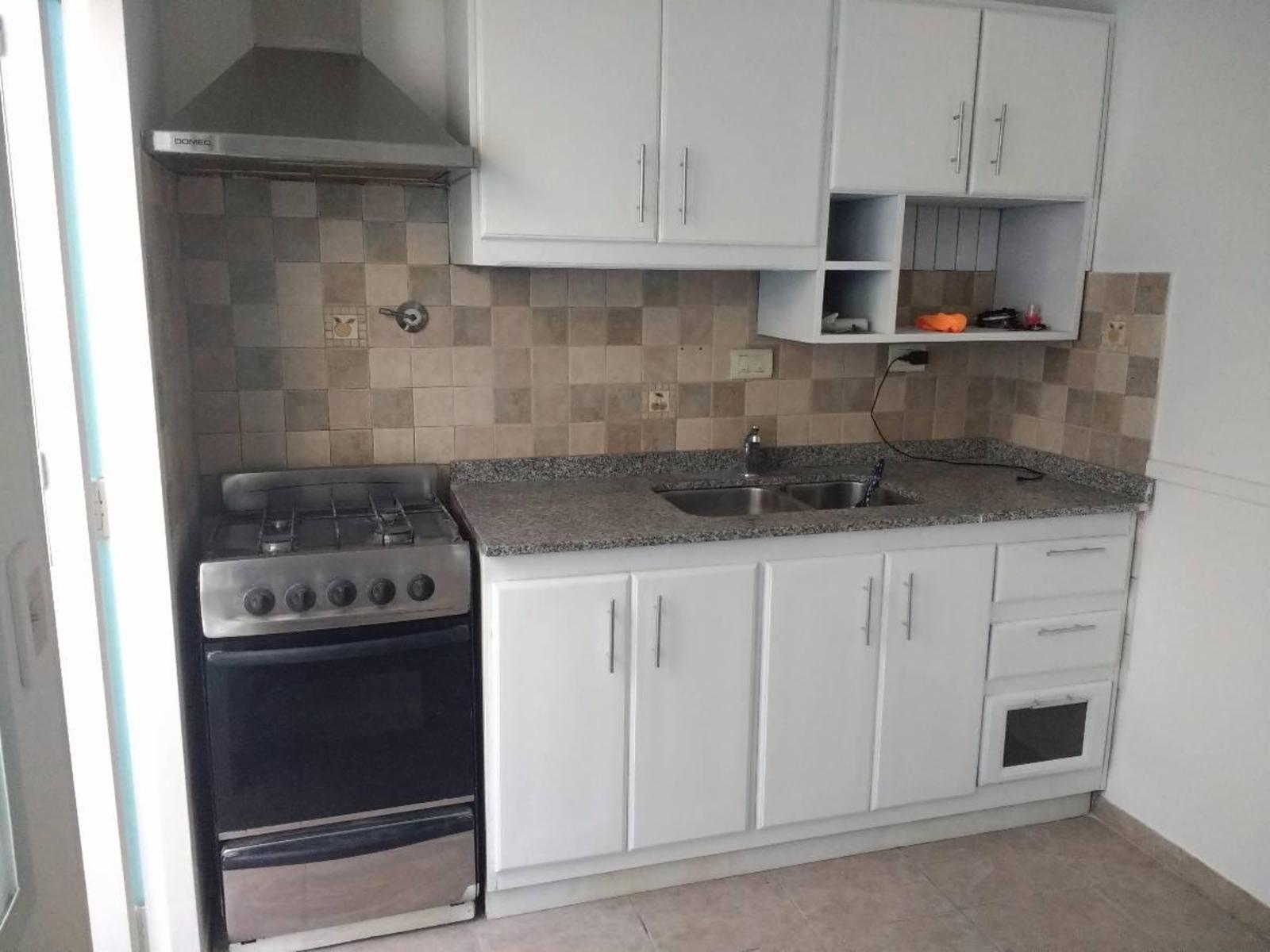 Jujuy 100 Villa Luzuriaga - Duplex 3 ambientes en venta