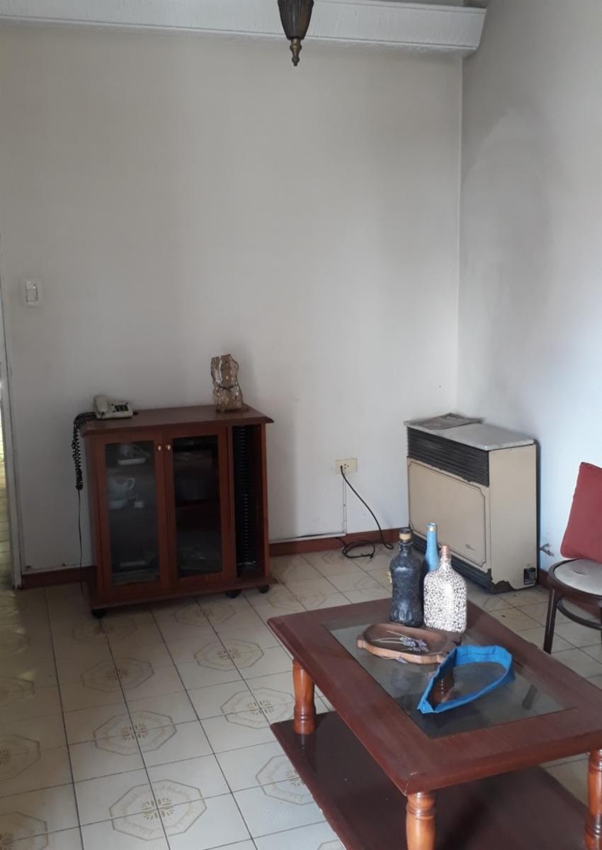 Jujuy 5300 La Tablada - Casa 4 ambientes en venta — foto 2