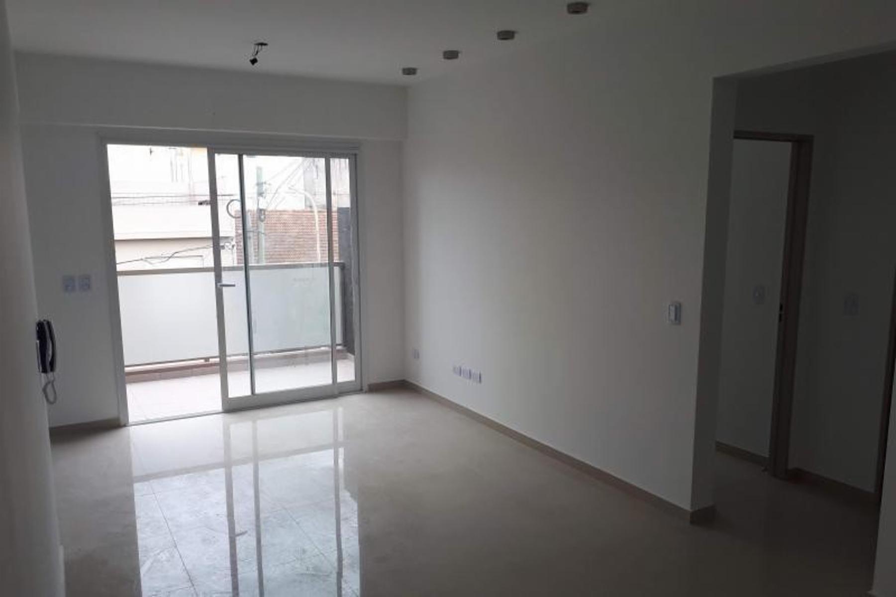 Conesa 300 Ramos Mejia - Departamento de tres ambientes en venta — foto 2