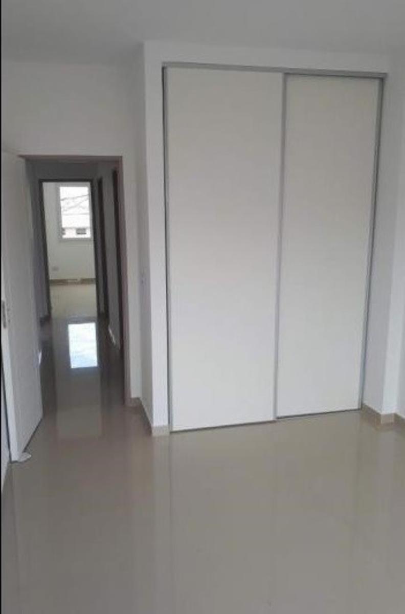 Conesa 300 Ramos Mejia - Departamento de tres ambientes en venta — foto 5