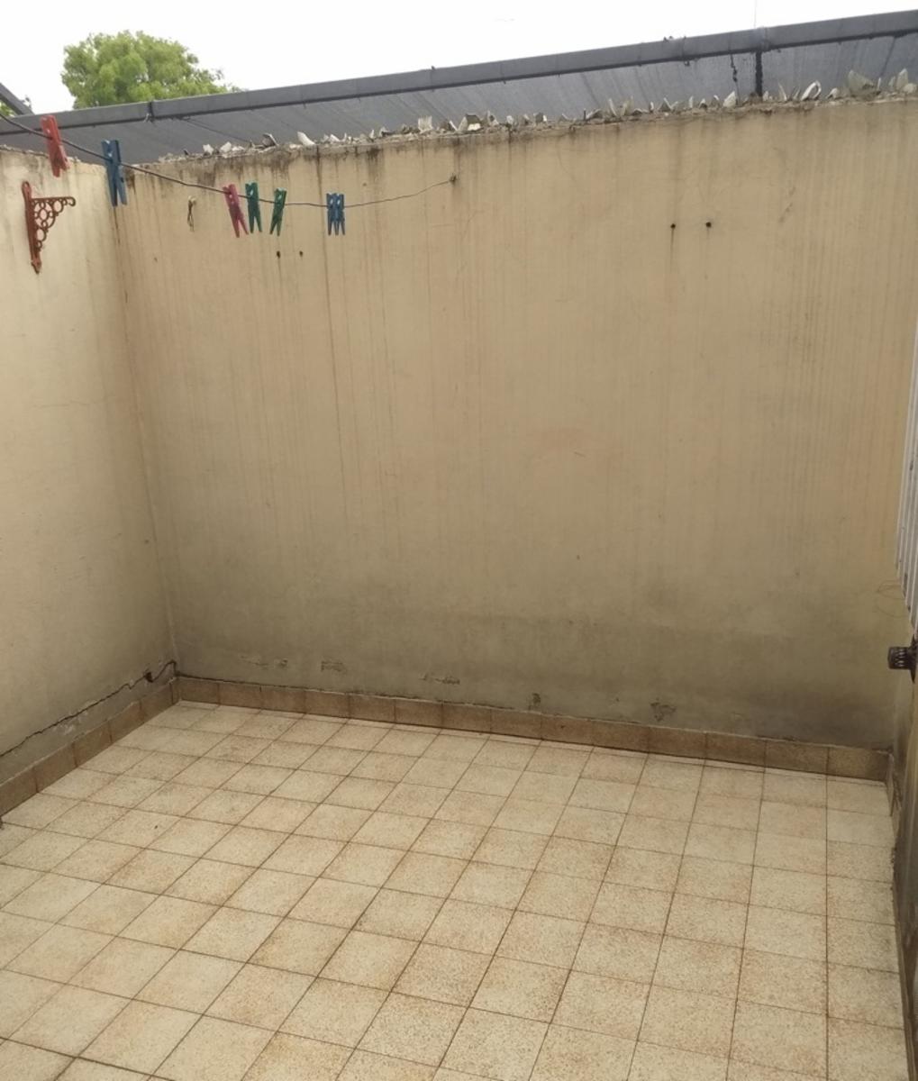 Departamento de dos ambientes con patio en venta - Entre Rios 2800 San Justo — foto 4