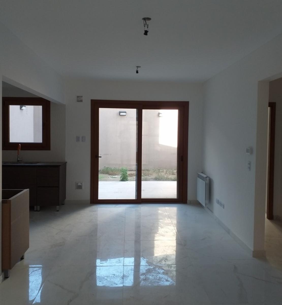 Gran departamento de 3 ambientes con 2 patios en planta baja - Chacabuco 100 Ramos Mejia — foto 5