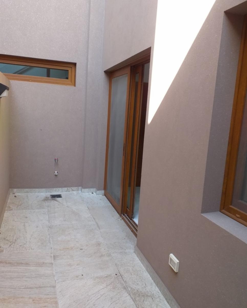 Gran departamento de 3 ambientes con 2 patios en planta baja - Chacabuco 100 Ramos Mejia — foto 7