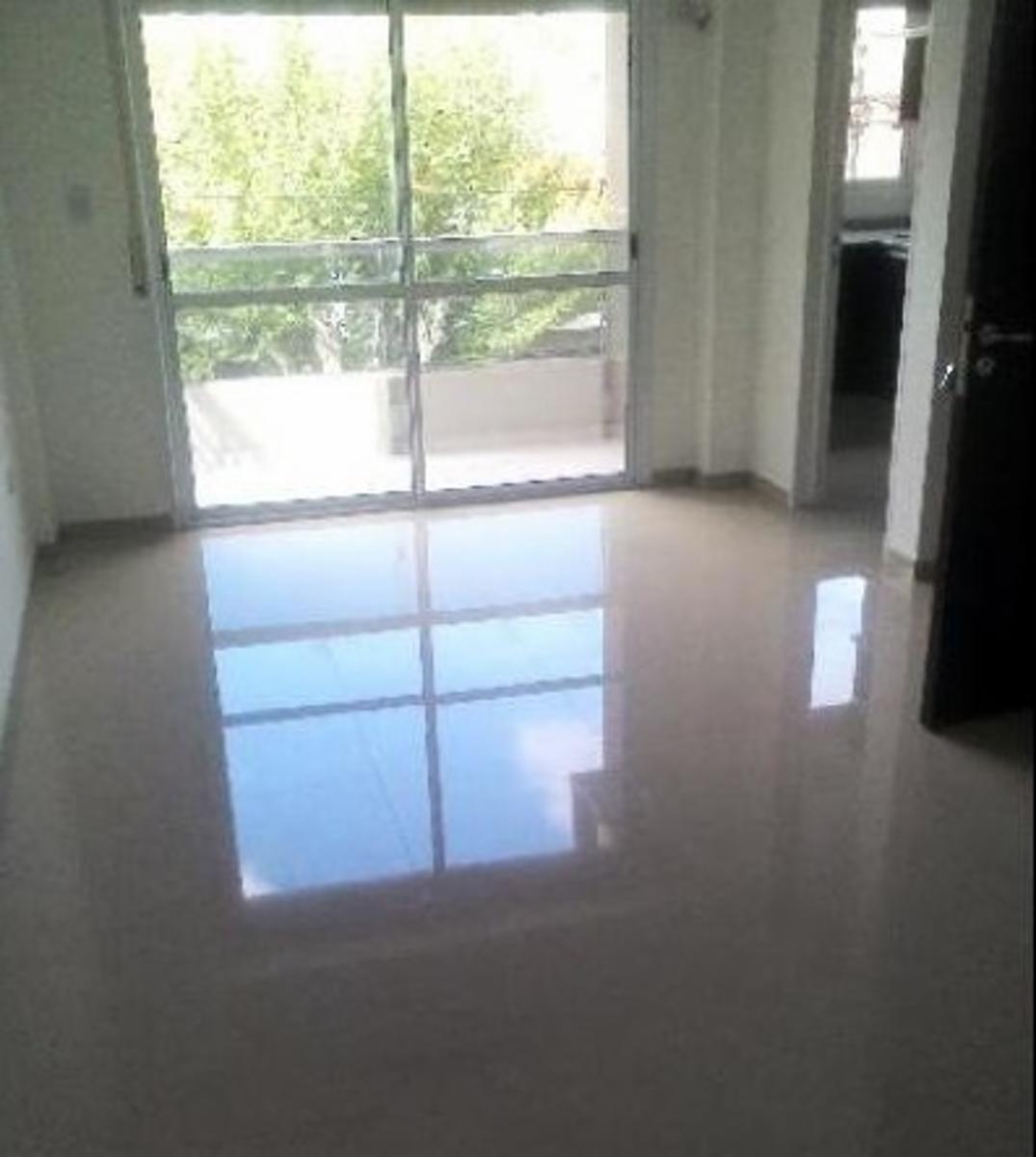 Departamento de tres ambientes con cochera en venta - Castelli 200 Ramos Mejia — foto 4