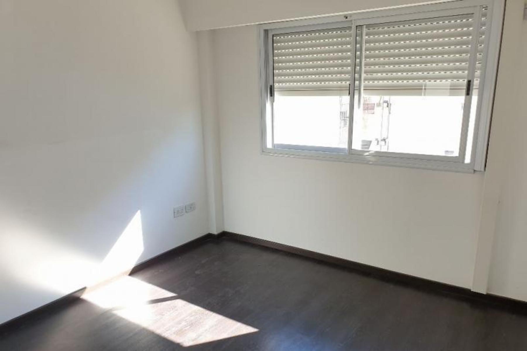 Departamento de tres ambientes con cochera en venta - Castelli 200 Ramos Mejia — foto 5