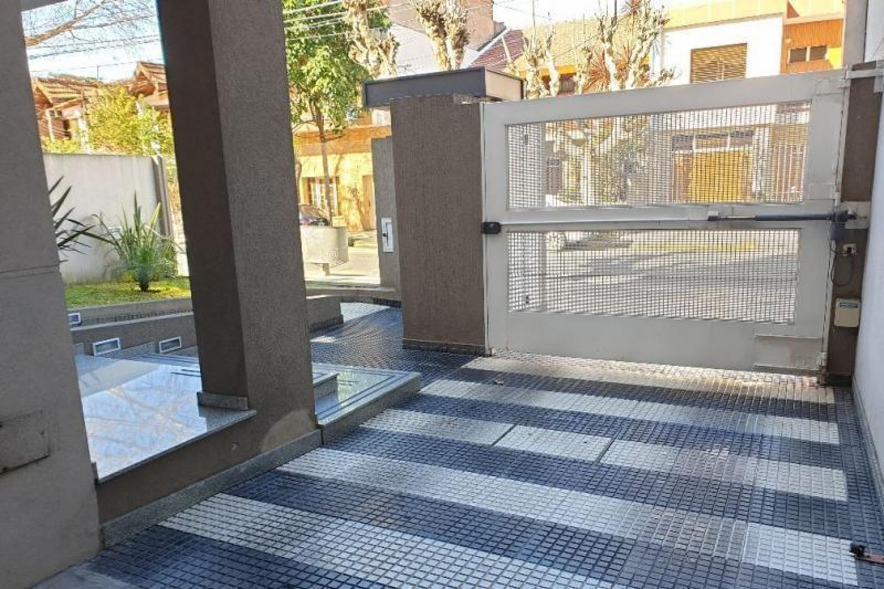 Departamento de tres ambientes con cochera en venta - Castelli 200 Ramos Mejia — foto 7