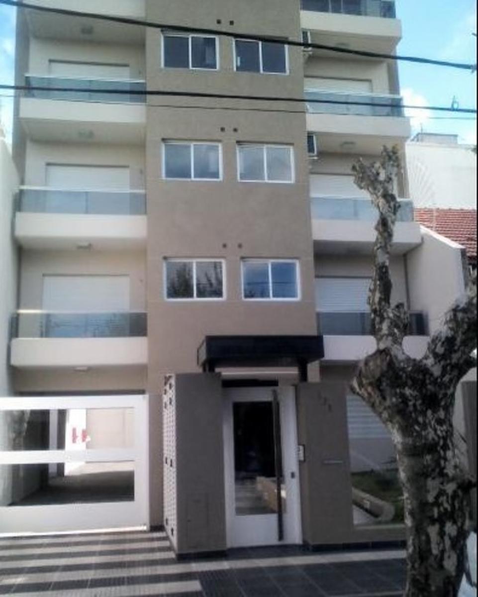 Departamento de tres ambientes con cochera en venta - Castelli 200 Ramos Mejia — foto 9
