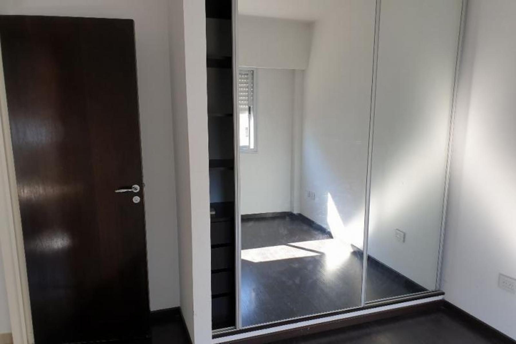 Departamento de tres ambientes con cochera en venta - Castelli 200 Ramos Mejia — foto 11