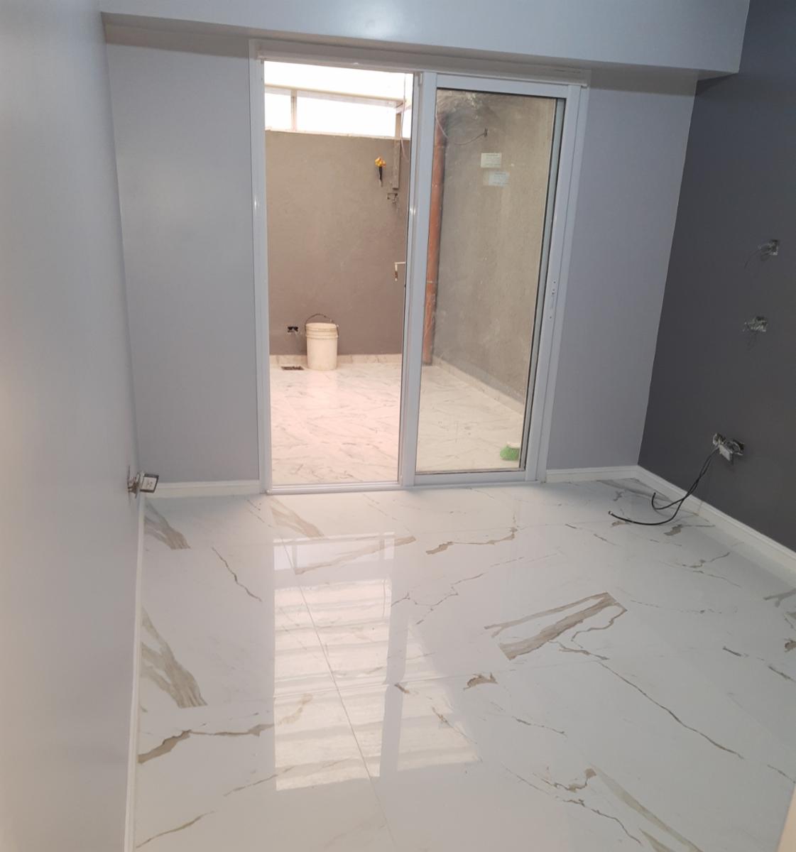 Departamento de dos ambientes con cochera y patio - Garibaldi 2000 Villa Luzuriaga — foto 3
