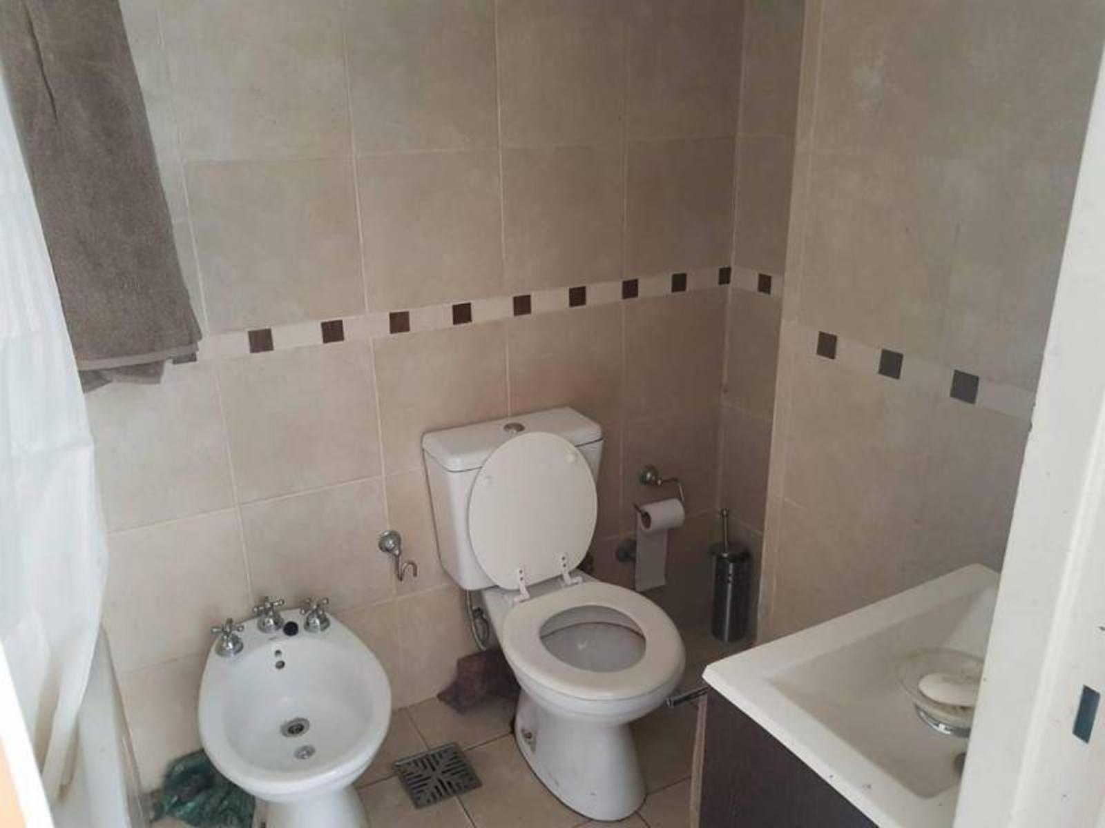 Departamento de dos ambientes - Ortiz de Rosas 600 - Moron